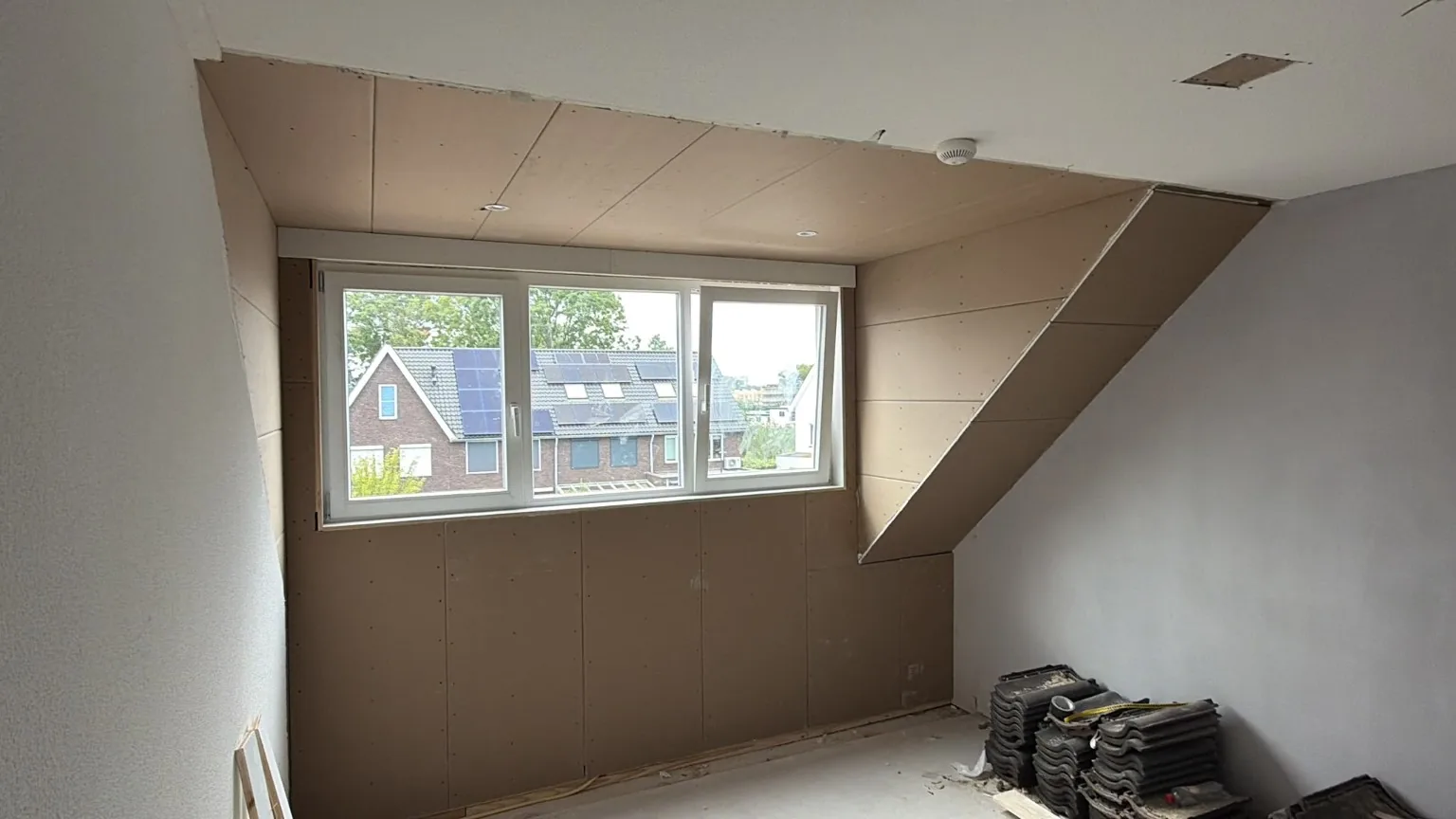 Brede dakkapel met extra licht en stahoogte — projectfoto 1